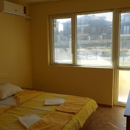 Villa Krisia Apartments Созополь Экстерьер фото